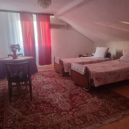 Guesthouse Sobi-Rooms Gradsko מראה חיצוני תמונה