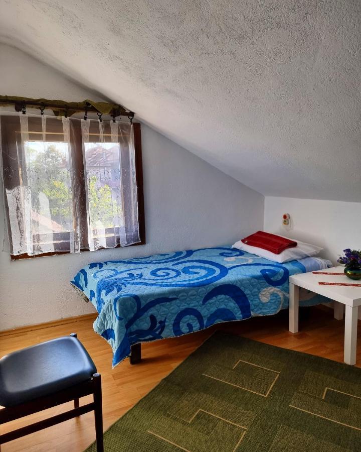 Guesthouse Sobi-Rooms Gradsko מראה חיצוני תמונה